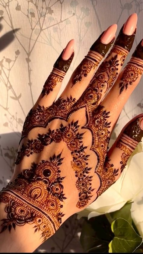 Engagement & Party Mehndi
